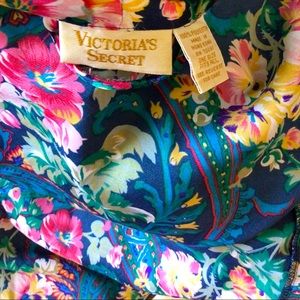 Vintage Victoria’s Secret Gold Label Silky Robe OS